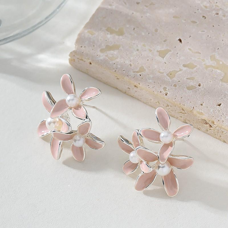 Stylish and exquisite design sense, bright and round Shijia pearl stud earrings, earrings, temperament, senior earrings, vacation style accessories