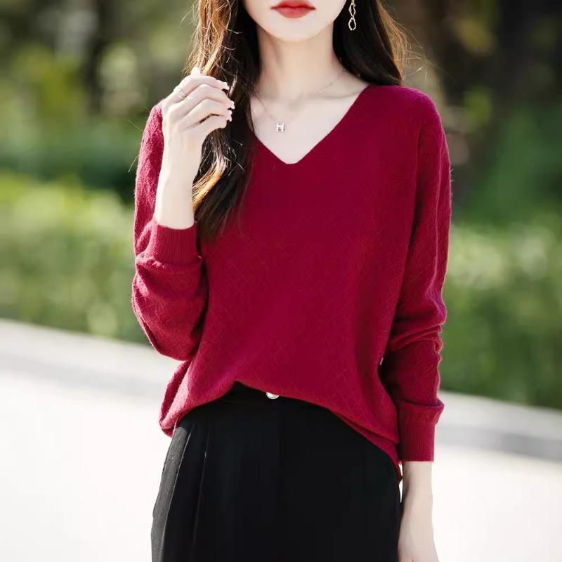 Autumn New Women's Knitted Sweater Andy Fleece Sweater Women's V-neck Long-sleeved Bottomed Prismatic Sweater Women's Batch