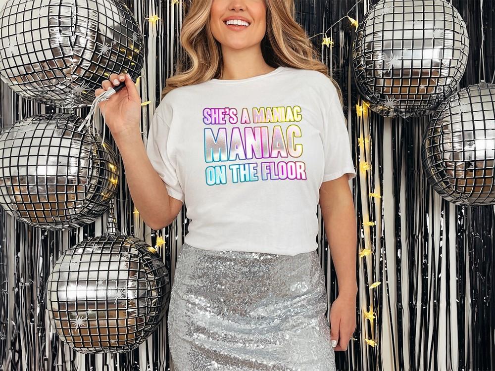 

Она маньячка на танцполе Футболка Прикольный принт Маскарад Выходные Вечеринка в стиле 80-х L