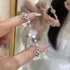 Fashionable Lucky Four-leaf Clover Natural Mother-of-pearl Pull-out Bracelet for Women A Light Luxury and High-end Floral Jewelry Accessory