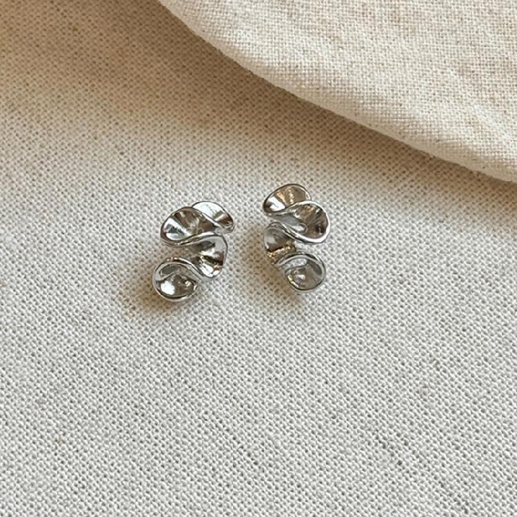 Flower Shape Copper Studs Earrings Smooth Surfaces Unique Accessory Casual Formal Earrings Suitable for Fashion Women