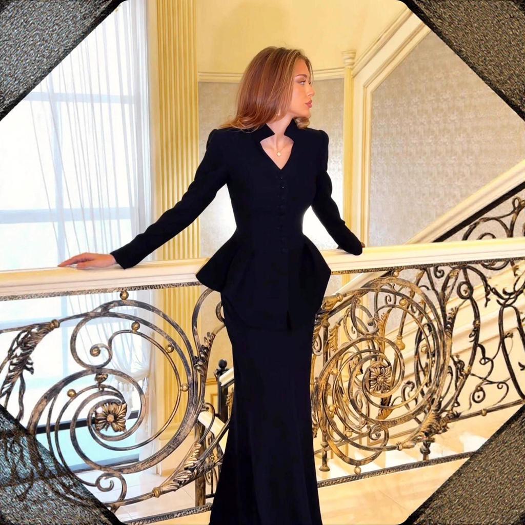 2025 Autumn Elegance: Women's Long-Sleeve Suit and Hip-Hugging Skirt Set