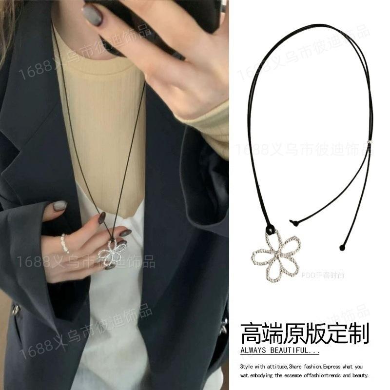 Retro ethnic style long pendant necklace light luxury niche high-end sweater chain temperament versatile personality jewelry women