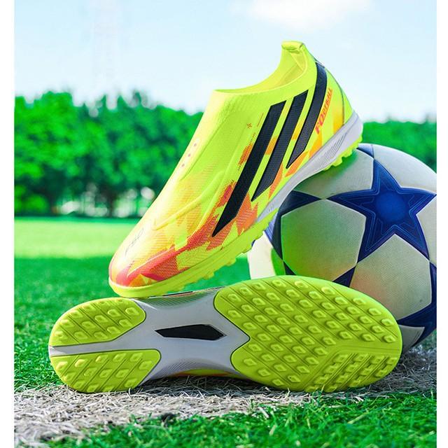 26 World Cup Football Shoes, Spikes for Primary and Secondary School Students, Broken Nails for Children, Training Shoes for Men and Women