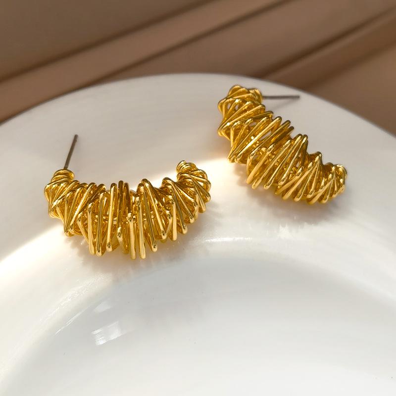 Elegant Chinese-Style Earrings & Necklace: Trendy, Versatile, Personalized Accessories for All Customers