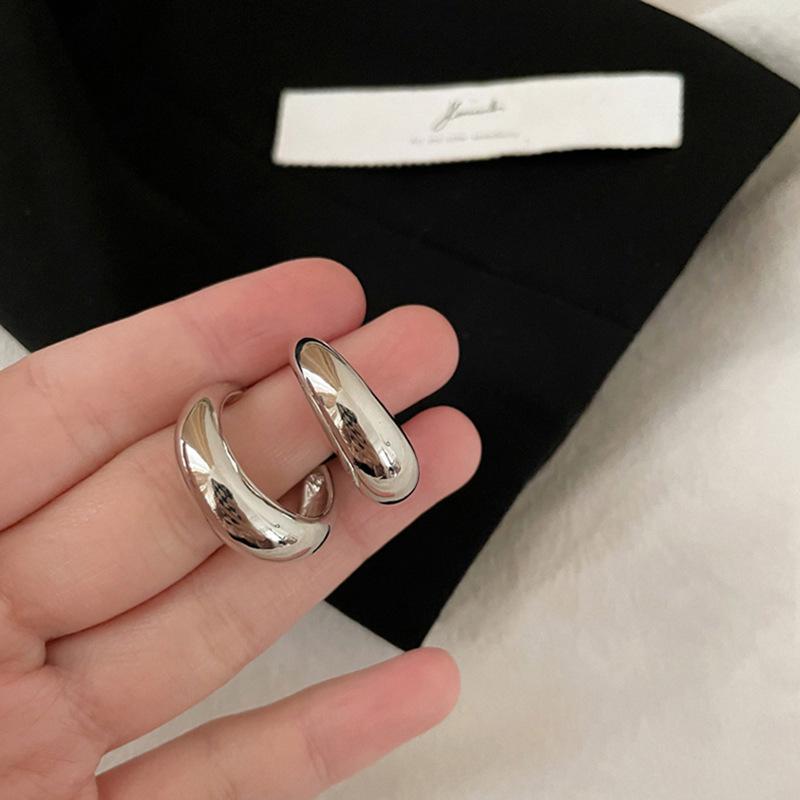 

C Shape Earrings Women Minimalist Light Luxury Metal Circle Earrings Fashion Trendy