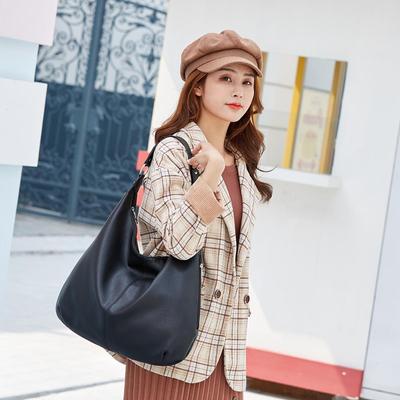 Women's 2023 Autumn/Winter Tote: Large Capacity Soft Leather Shoulder Handbag with Mother-and-Child Design