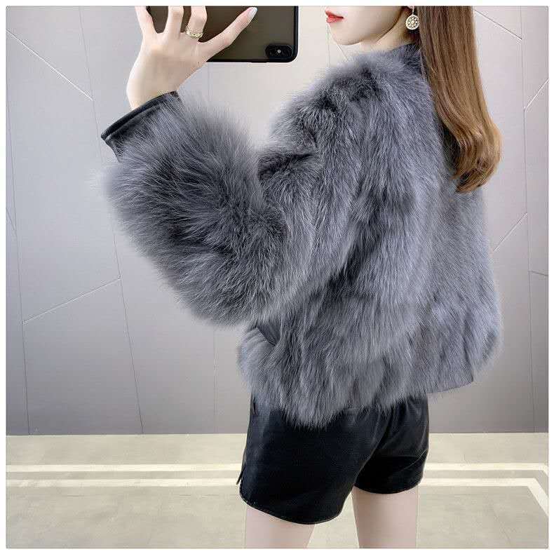 Internet celebrity 2024 autumn and winter Xiaoxiangfeng new fashion imitation fur jacket women's imitation fox hair locomotive clothing top tide