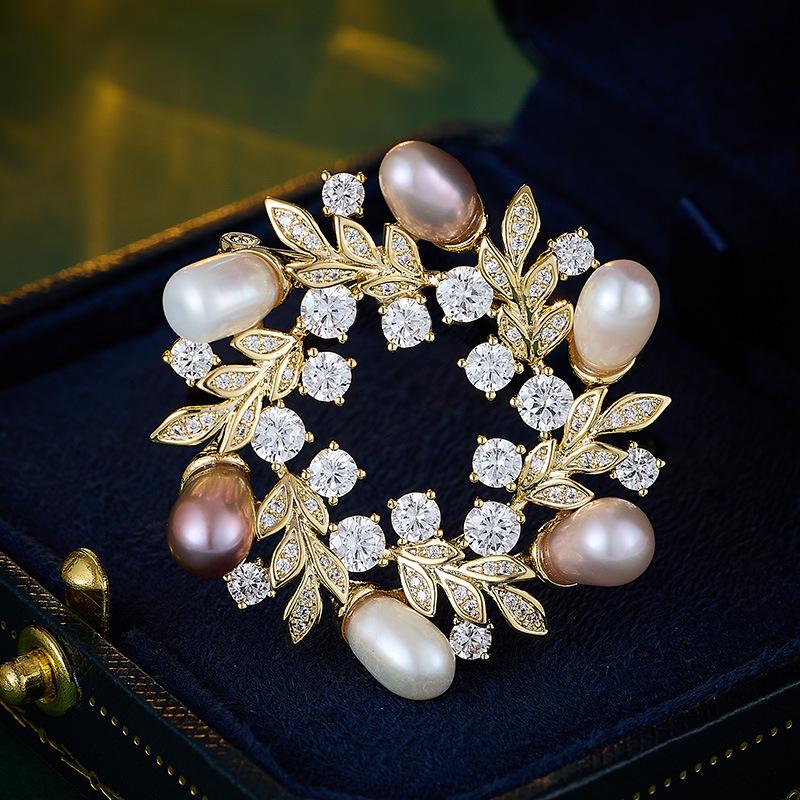 Natural freshwater pearl brooch, high-end delicate floral garland brooch, light luxury and high-end jewelry, women s cardigan