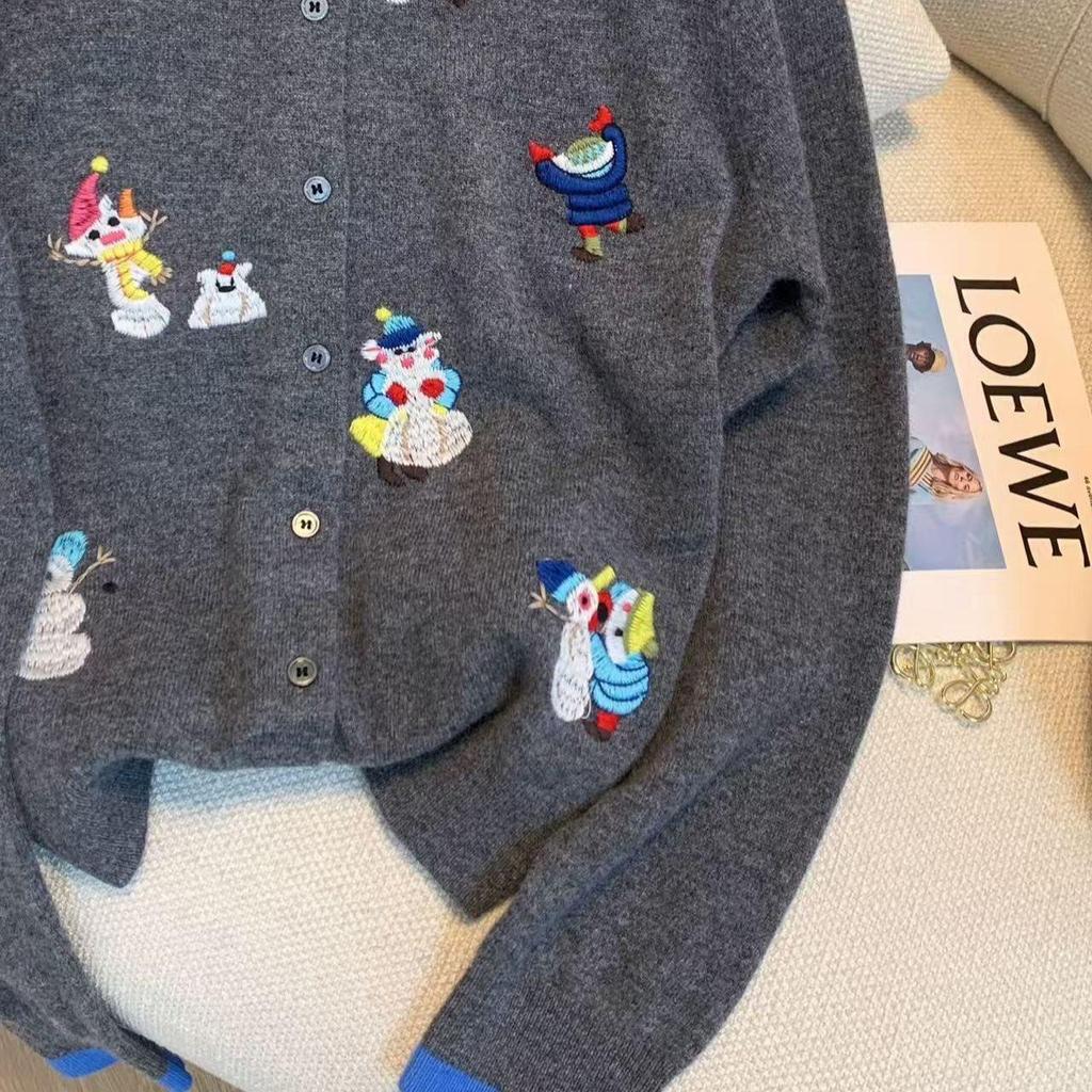 Plus Size Embroidered Knit Cardigan: Women's Sweet Retro Sweater Coat for Autumn and Winter