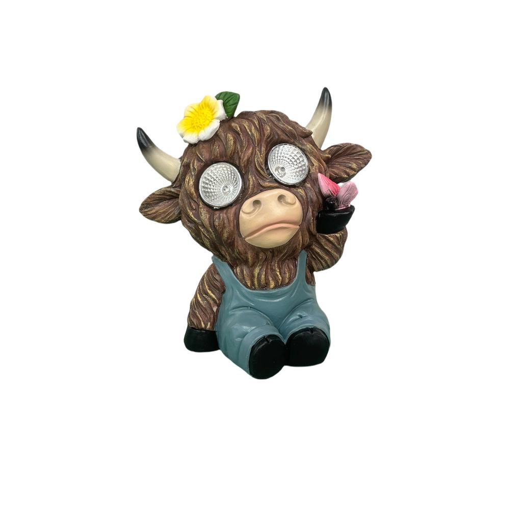 Solar Powered Highland Cattle Figurine Resin Craft Garden Decoration Outdoor Yard Ornament with Night Light for Spring Summer