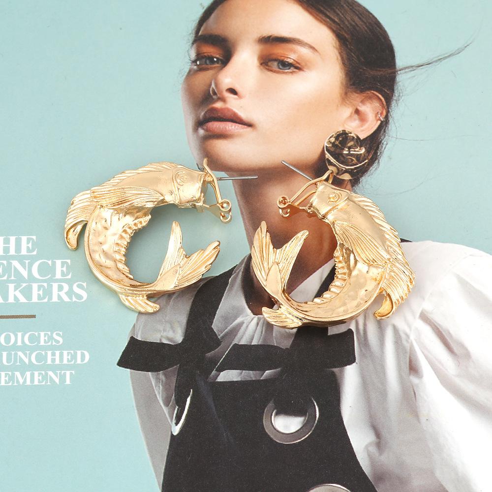 Metal Embossed Fish Shape Animal Geometric Earrings Women's Exaggerated Pop Dangle Earrings Banquet Jewelry Accessories Digadagu