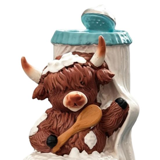 Resin Animal Statue Highland Cow Bathroom Figurine, Scottish Calf Bathing Statue, Funny Unique Home Decor Farmhouse Ornament for Office Tiered