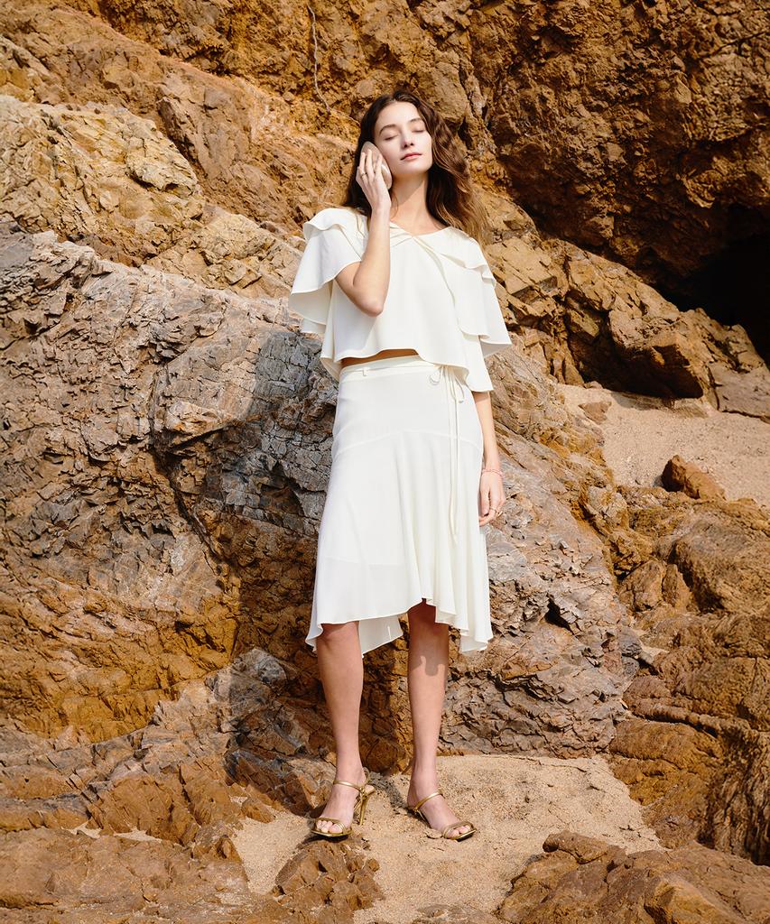 Aiseugadeuneiogongpal Crepe Knee Length Skirt_Ecru