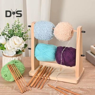 Drewniany uchwyt na włóczkę Poziomy uchwyt na kłębek włóczki Podwójny obrotowy organizer do przechowywania włóczki Dozownik włóczki do szydełkowania Akcesoria do robienia na drutach