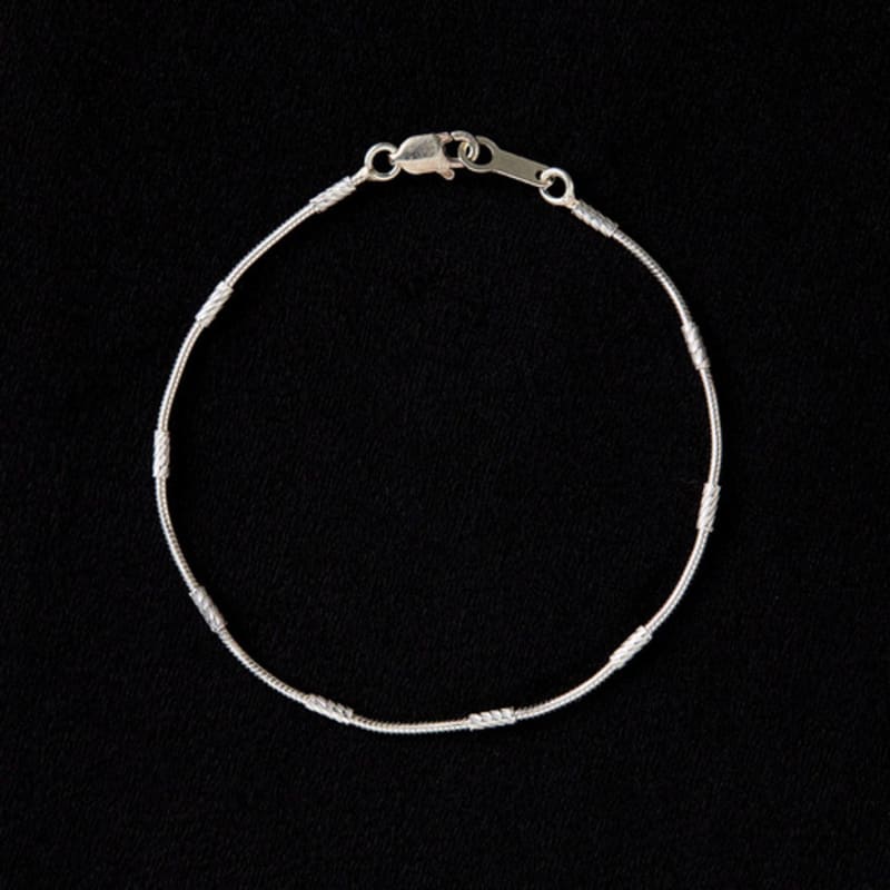 Onill 05-32 Embrace (Bracelet)