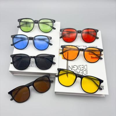 Male Retro Ultra Light Round Frame Sunglasses Fashionable and Cool Multi Color Eyewear Male Female Designers Sun Eyewear UV Protection 400 Eyewear