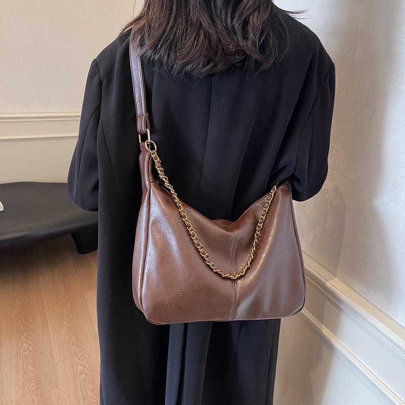Large-capacity Retro Bag Women's Autumn and Winter Leisure 2025 New Niche Design Chain Messenger Bag Commuter Tote Bag