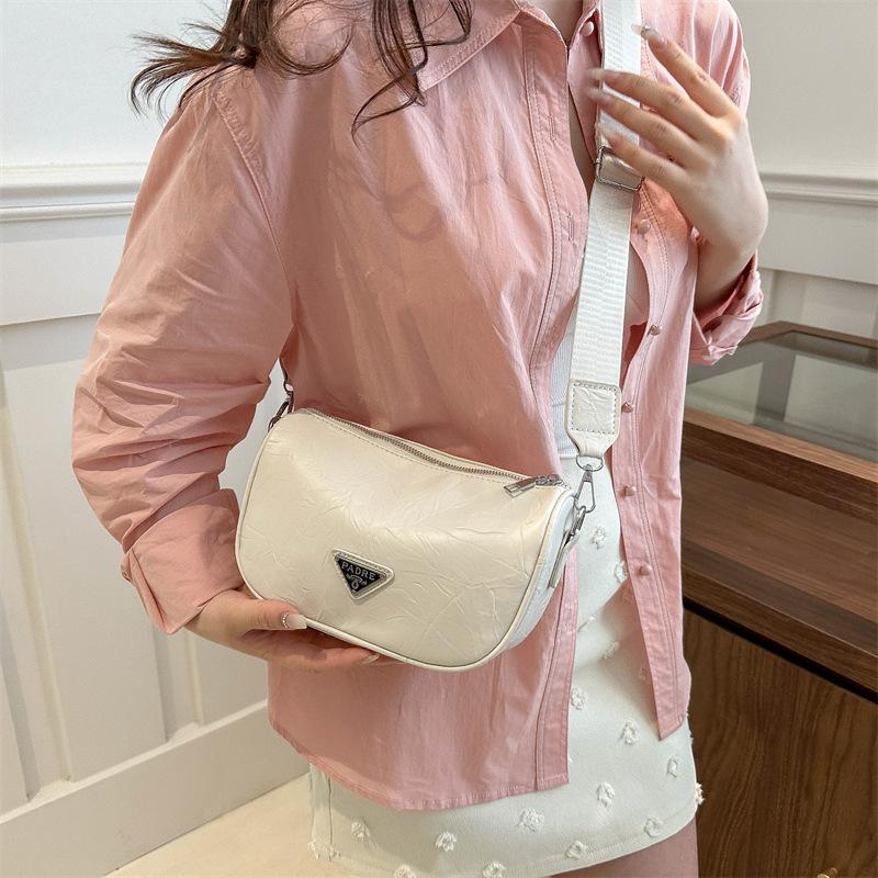 Textured Women's Bag 2024 New Pillow Bag Spring Women's Leisure Trend Messenger Bag Fashionable Textured Shoulder Bag