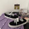 You can step on the heel and half-drag canvas shoes. Women wear white shoes. Women are versatile and pedal lazy shoes 518.
