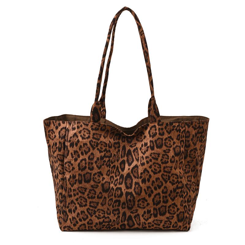 

Leopard Print Retro Tote Bag with Large Capacity for Autumn/Winter Commuting 58*20*34 cm