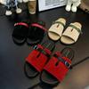 Sommer Mode Mattes Leder Retro Ein-Wort-Schlappe Damen Xia Ping Absatz Schnalle Außen Tragen Strand Coole Hausschuhe Damen