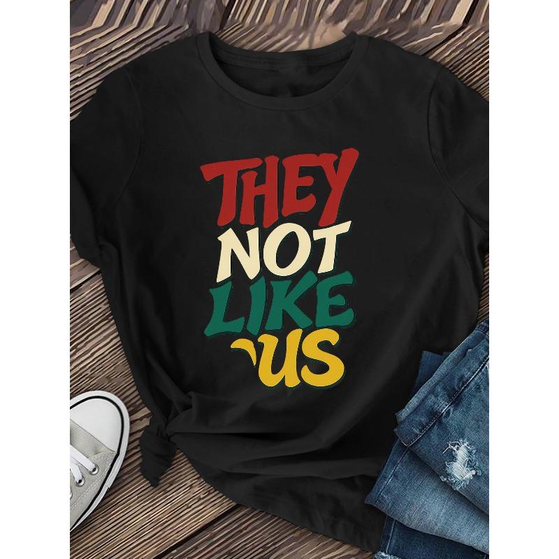 Tamanhos Europeus Feminino Camiseta Gráfica "They Not Like Us" - Camiseta Streetwear com Declaração, Letreiros Color Block, Tecido Macio Respirável com Elasticidade Média