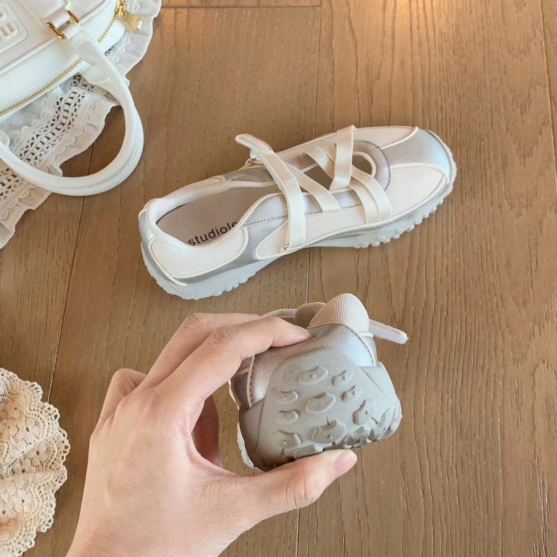 

Vintage leather ballet training shoes women s 2025 new versatile stitching Velcro platform Mary Jane shoes single shoes 35