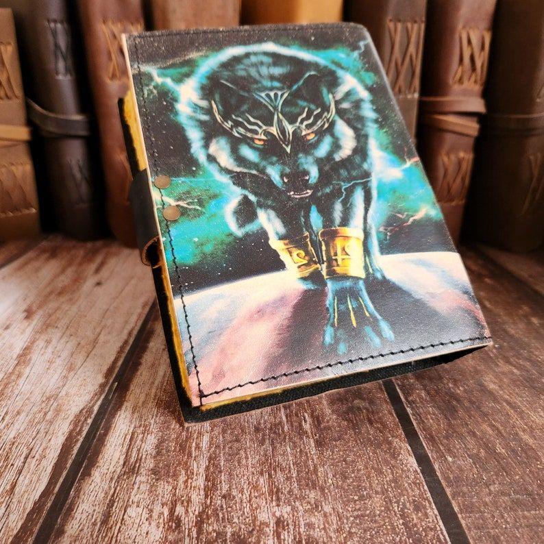 Kožený deník Vlk, Zápisník, Kožený skicák, Kožená kronika, Deník snů, Personalizovaný deník, Psací deník, Dárek pro něj pro ni.