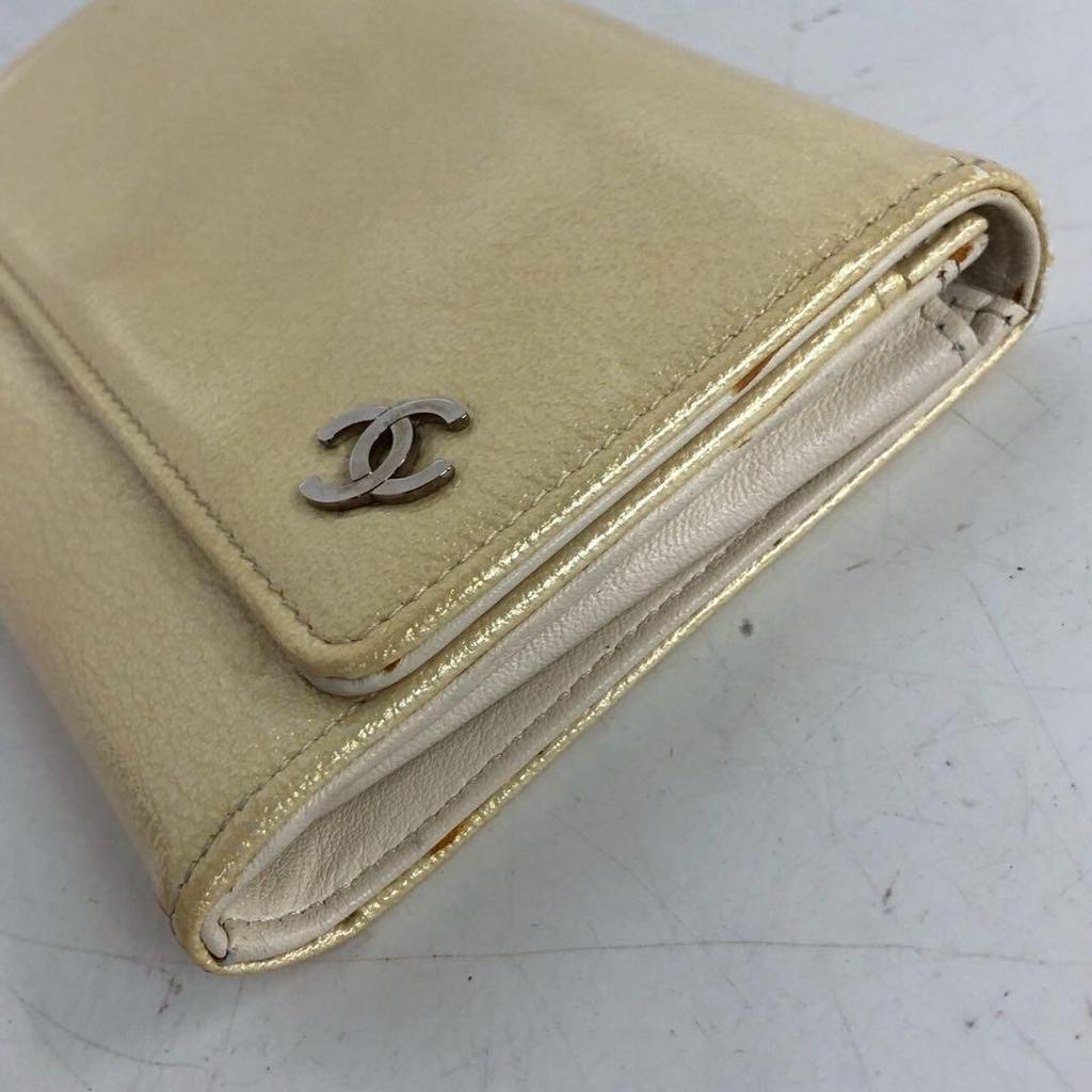 Used CHANEL Medium Wallet Coco Mark Bi-fold Wallet