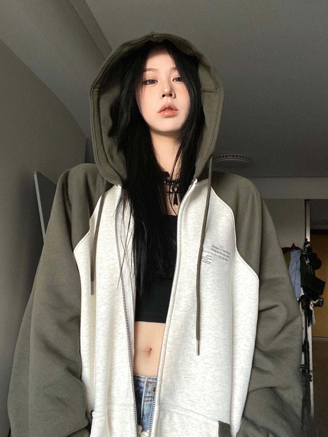 

Весенне-осенняя новинка высокого качества, модный брендовый цвет, Ins Wind, вся мода, повседневная свободная толстовка с капюшоном, уменьшающая возраст Y2k, женская толстовка 2XL серый