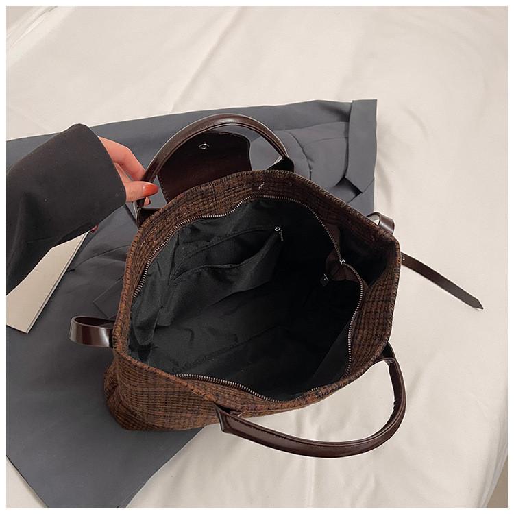 IELGY Woolen Bag Large Capacity Autumn Winter All-Match Plaid One-Shoulder Portable Commuter Tote Bag