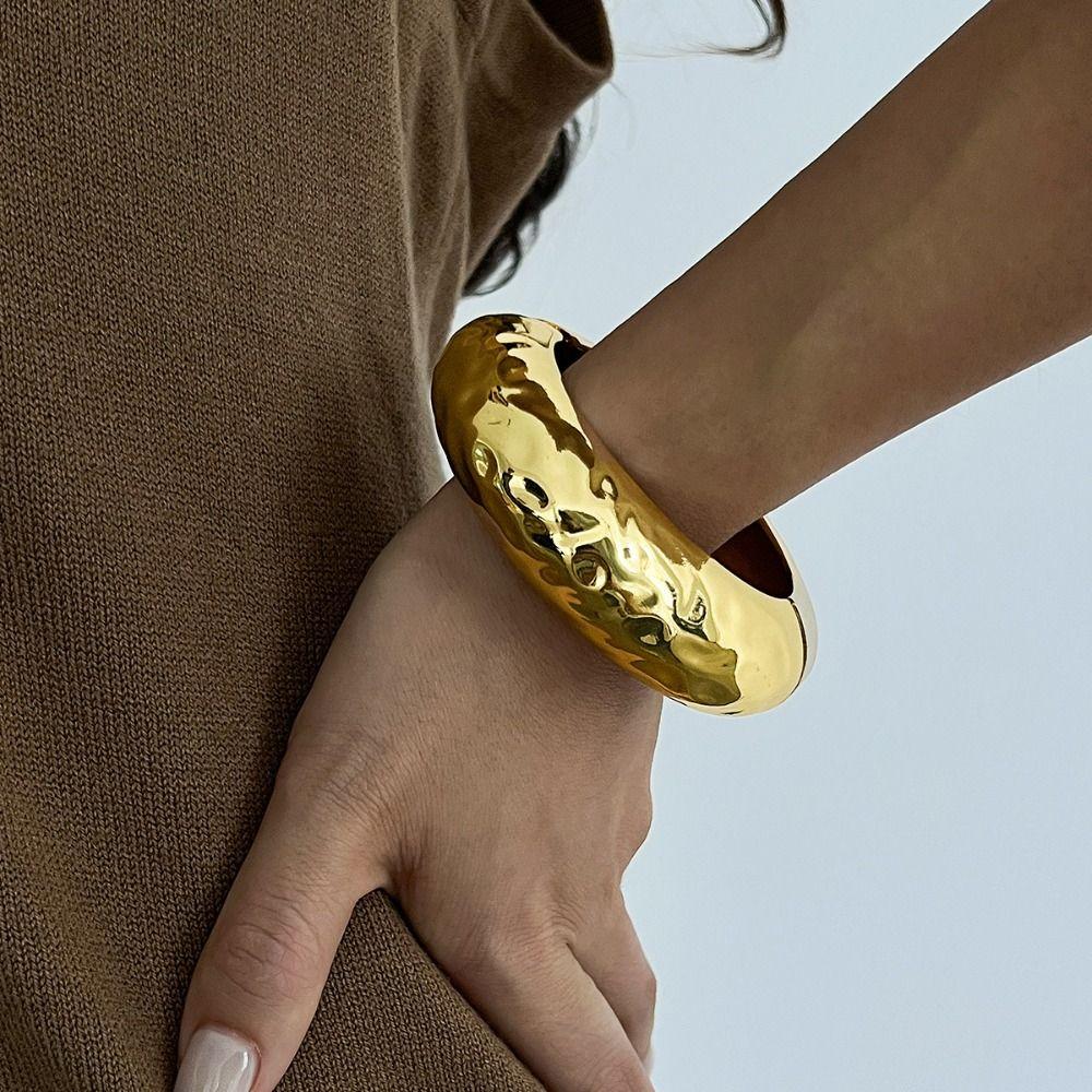 Premium Round Wide Pattern Spring Bracelet Niche Hand Jewelry Simplicity Metal Hand Chain  Girl