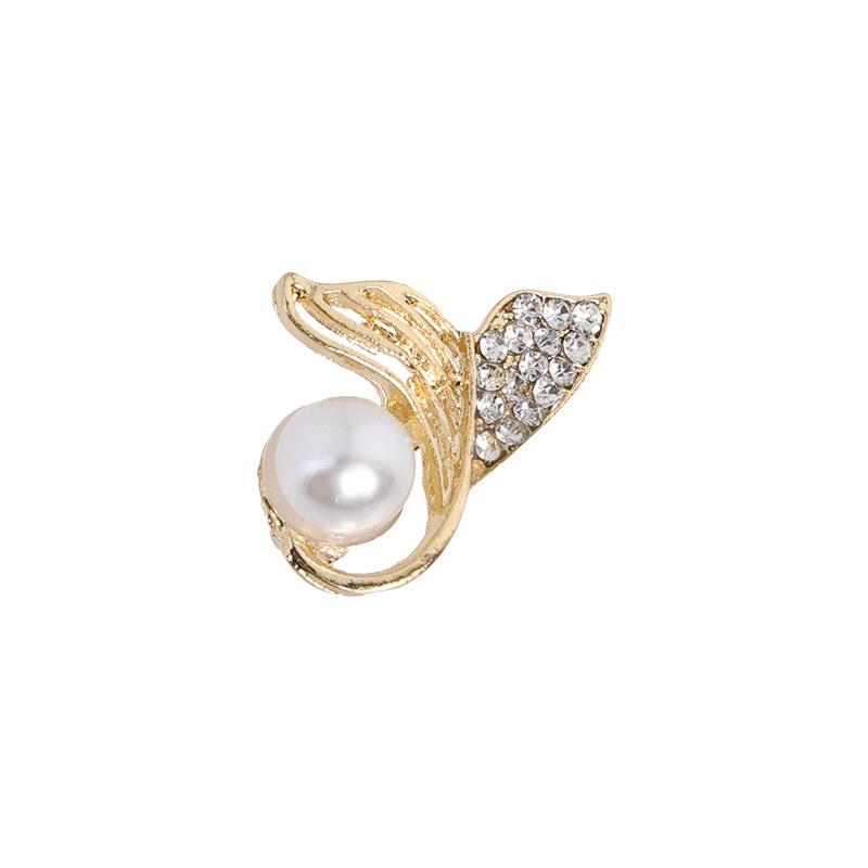 Pearl fishtail brooch women's high-end sense niche exquisite versatile corsage anti-light buckle pin exquisite collar pin accessories