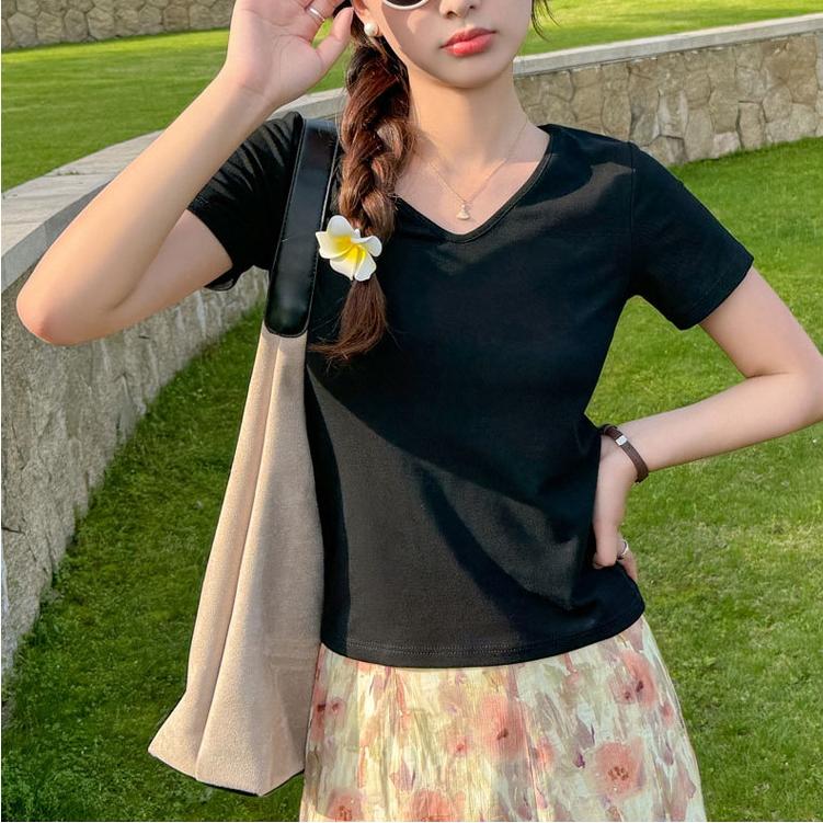 Trička s krátkým rukávem a výstřihem do V, crop topy pro ženy, roztomilé trendy letní topy na výlety 2025