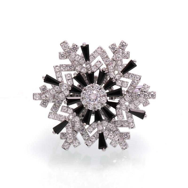 Luxurious and Auspicious Brooch High-end Women's Exquisite Rotating Snowflake Brooch Niche Design Sense Corsage Suit Accessory