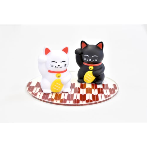 Mascot Toothbrush with Suction Cup, Maneki Neko, White
