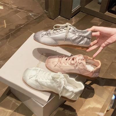 Nuove scarpe da ginnastica in raso stile balletto con punta rotonda e fiocco da donna, scarpe casual