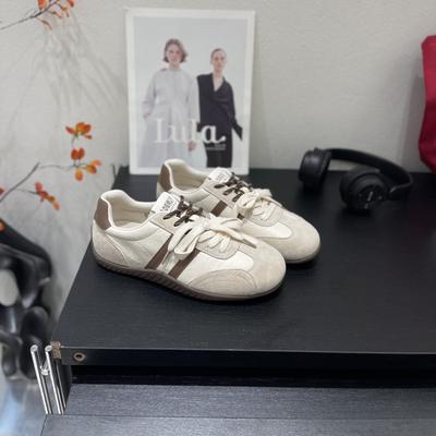 Încălțăminte pentru femei – Adidaşi