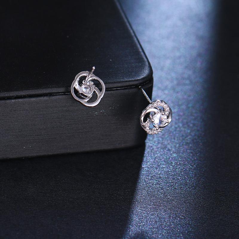 Bettyue Tiny Flower Appearance Cz Noble Earring For Women &Girls Exquisite Decoration In Bridal Wedding Party Fashion Jewelry