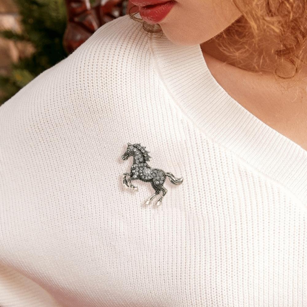 Classic Rhinestone Horse Brooches Luxury Metal Badge Pin Zodiac Animal Lapel Pins  Friends