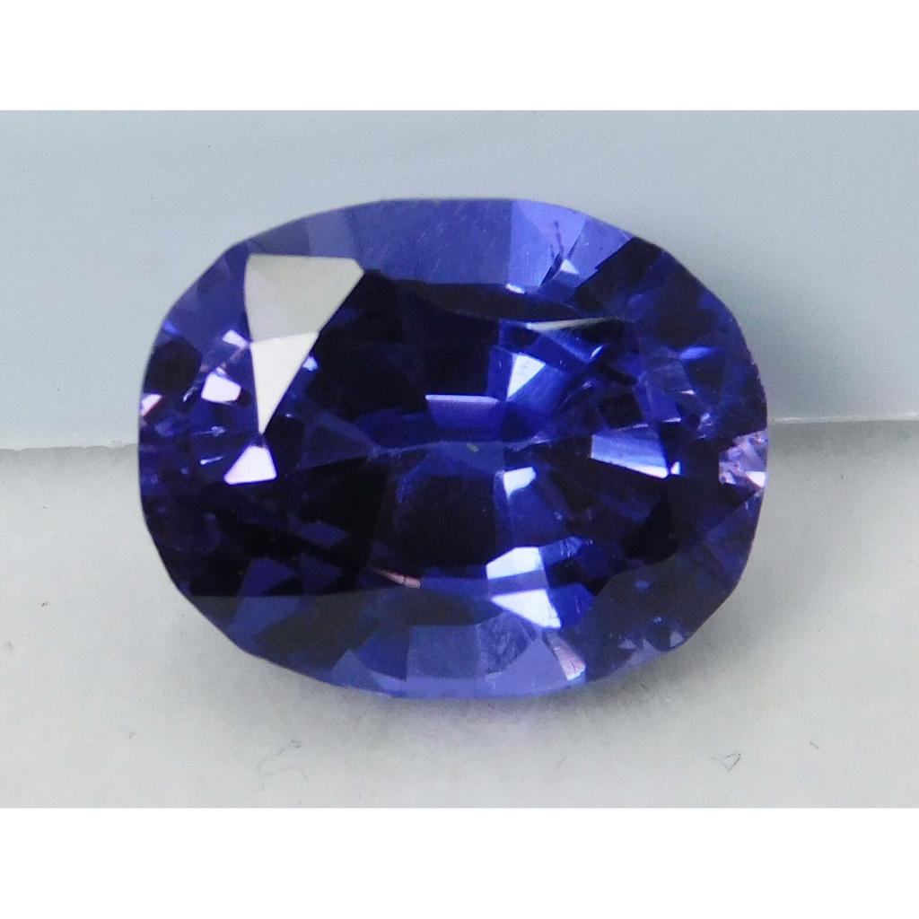 Natural Purple Tanzanite Loose Gemstone 7 ct Oval Cut for Jewelry Making and Gem Collections