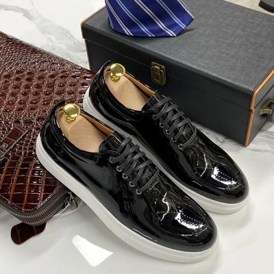Luxury Mens Casual Shoes Patent Leather Lace-Up Autumn Collection Comfortable Flat Oxford Sneakers for Men Trendsetting Style