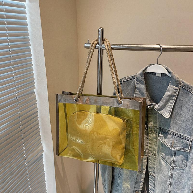 Popular transparent large-capacity bag women's new fashion jelly shoulder bag tote bag