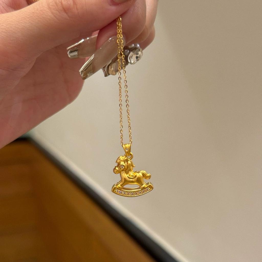 Xiaohongshu Popular Trojan Horse Pendant Necklace New Simple Temperament Niche Design Advanced Sense Natal Year Collarbone Chain