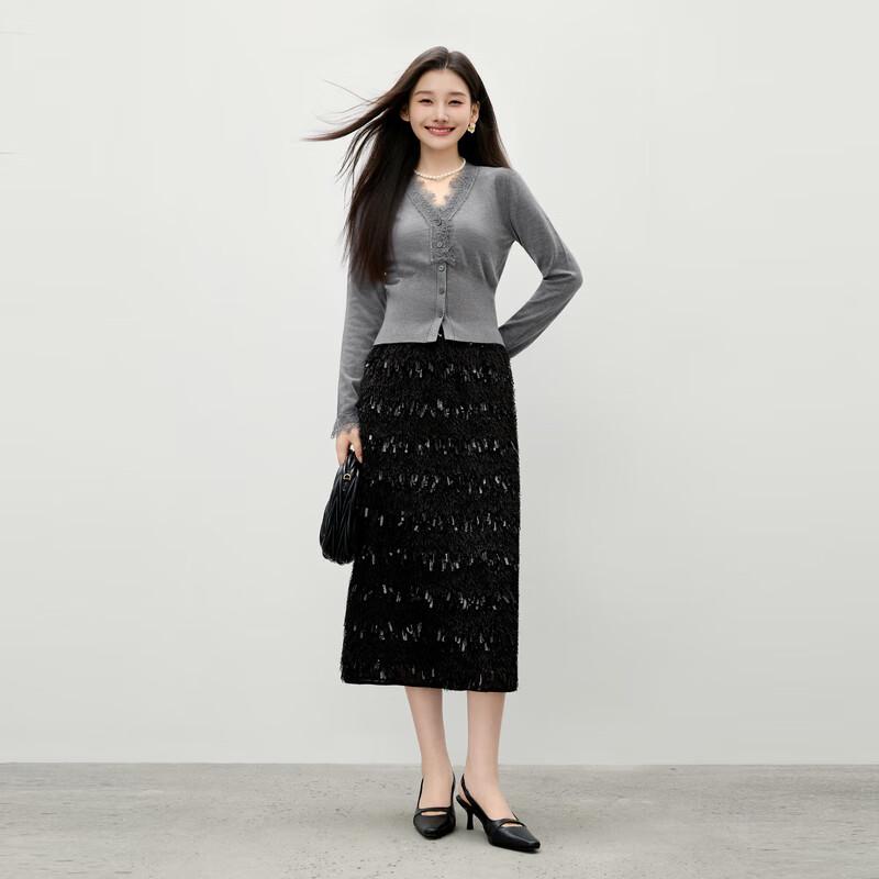 Qiu Shui Yi Ren Elegante V-Ausschnitt Strickjacke mit Spitze