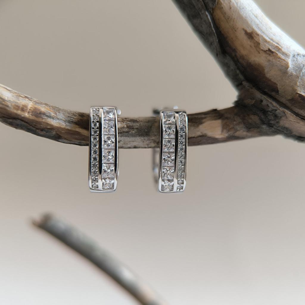 Серебряные серьги с фианитами (2208914)