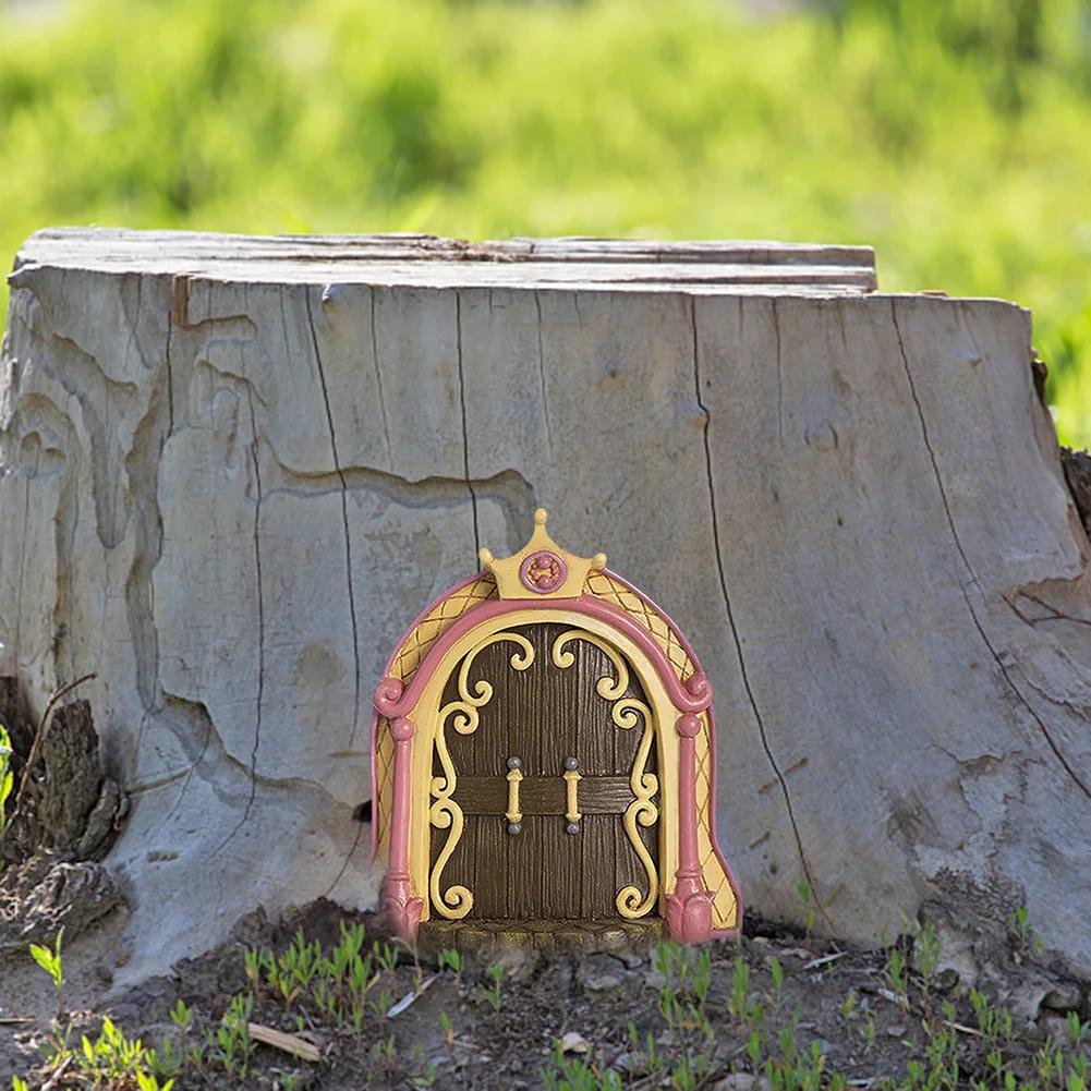 Miniature Wooden Fairy Door Sculpture for Outdoor Yard Art Garden Tree Decor Creative Elf Door Figurines With Engraved Design