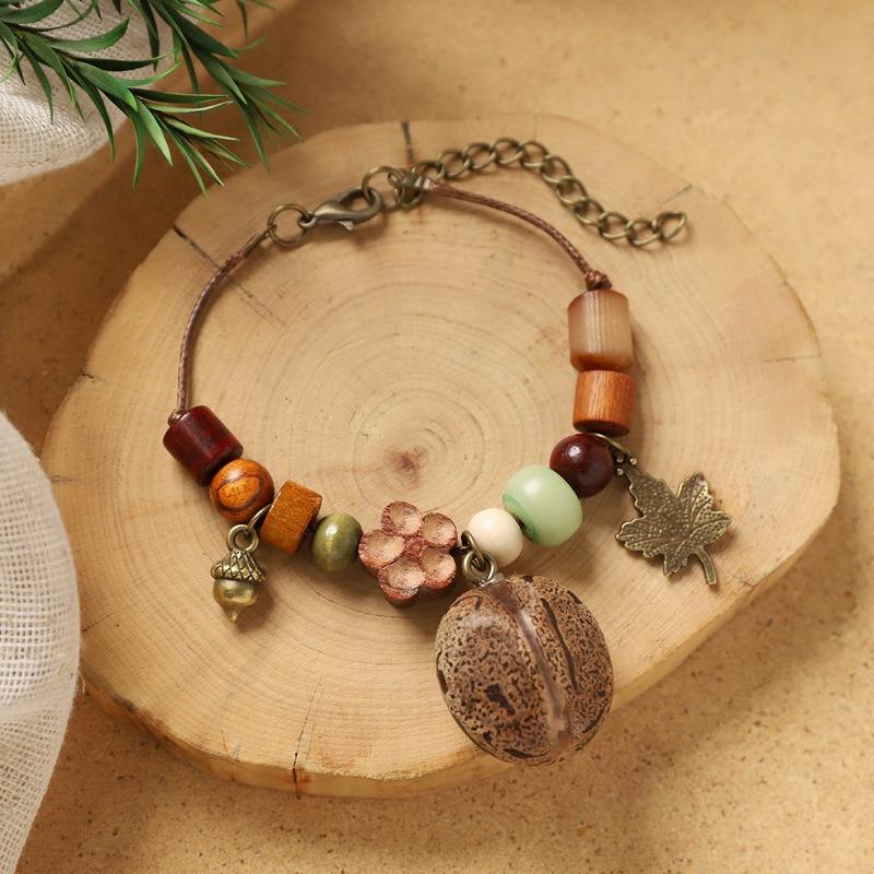 Vintage Hand-woven Plant Bracelet, Natural Fruit, Acorn Hand Rope, Women's Niche Literary Bracelet.