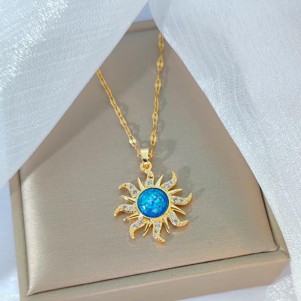 Sun Totem Necklace: Retro European & American Style, Micro-Inlaid Mermaid Princess Pendant Clavicle Chain